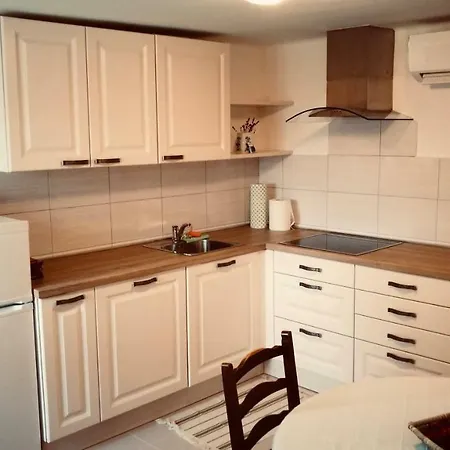 Quiet Getaway House Holiday home Secovlje