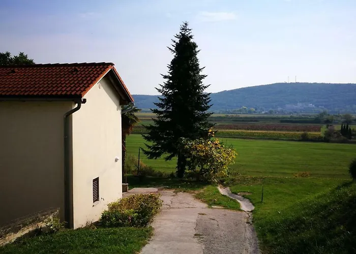 Quiet Getaway House בית נופש *