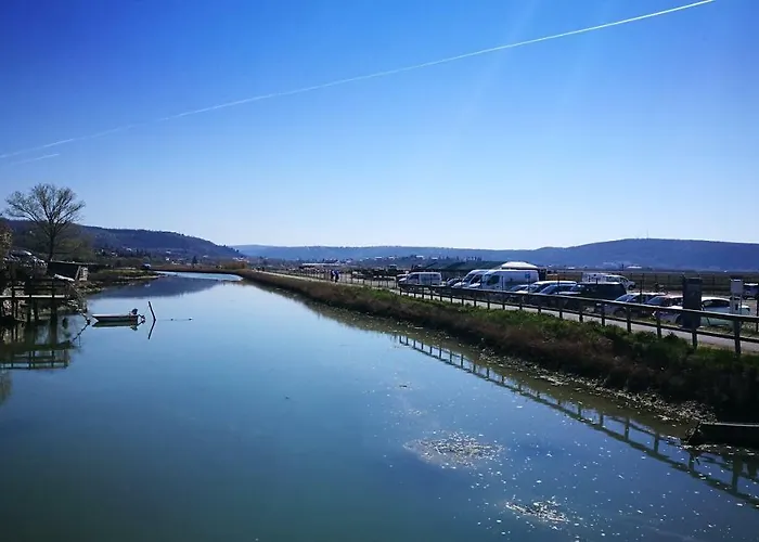 Quiet Getaway House בית נופש